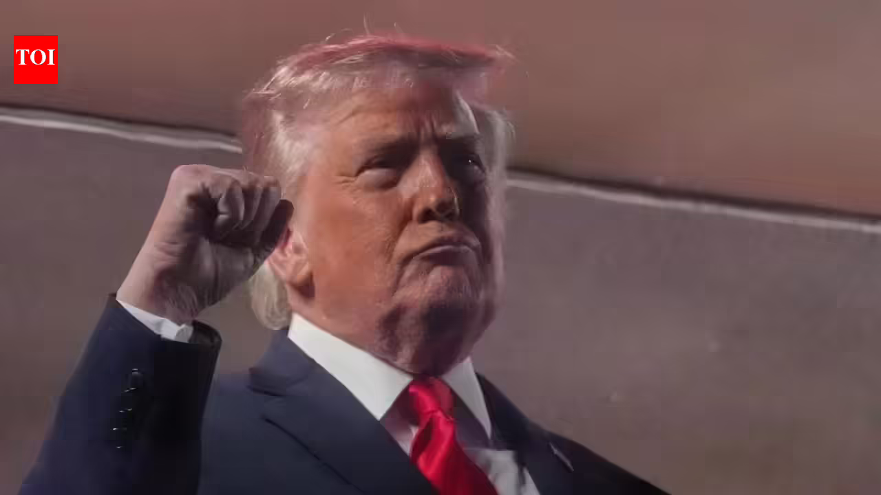 ایران کے ساتھ بڑھتی ہوئی کشیدگی کے درمیان، Donald Trump نے White House میں Octagon کے ساتھ اپنی 80ویں سالگرہ منائی