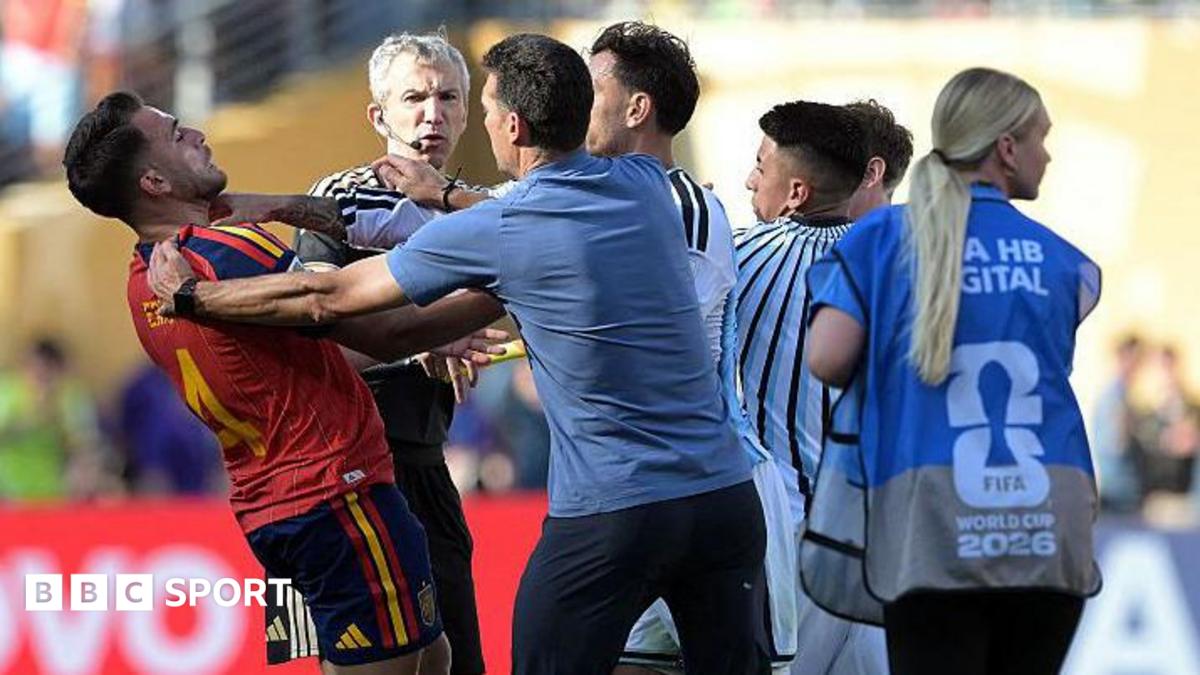 جب سیٹی بجنے پر بھی لڑائی ختم نہ ہو سکی: FIFA نے ورلڈ کپ فائنل کی ہنگامہ آرائی کی تحقیقات شروع کر دیں