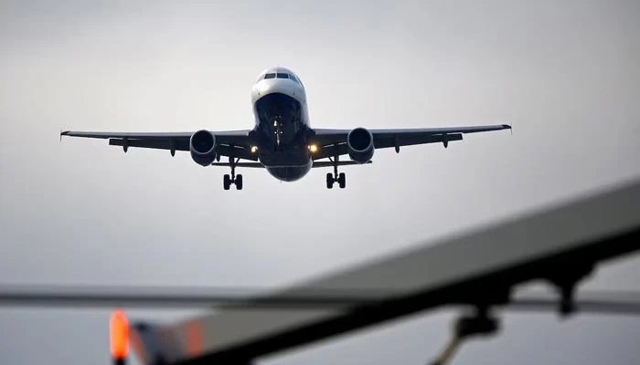 فضا میں خطرناک گراوٹ کے بعد لاپتہ ہونے والے Cargo Jet کی تلاش تیز کر دی گئی
