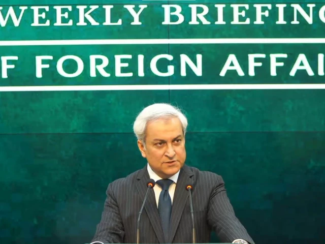 امریکہ اور ایران کے درمیان بڑھتی کشیدگی سے عالمی توانائی کی سیکیورٹی کو خطرہ، پاکستان کی مداخلت
