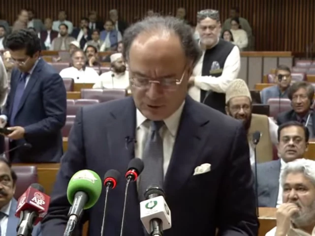 پاکستان نے 452 ارب ڈالر کا معاشی روڈ میپ پیش کر دیا، جیو پولیٹیکل صورتحال اور ملکی ہنگامہ آرائی کے سائے میں