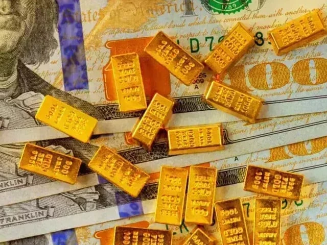 عالمی مارکیٹ میں بڑی فروخت کے باعث پاکستان میں سونا اور چاندی کی قیمتوں میں زبردست کمی