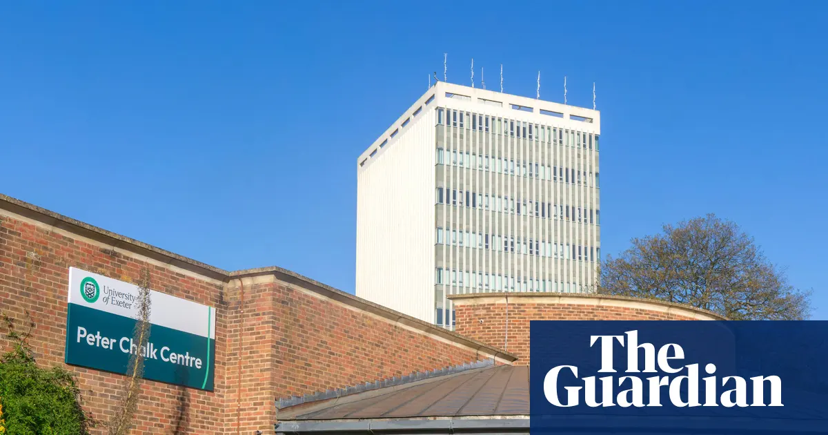 University of Exeter میں آرٹس کے شعبوں میں کٹوتیاں: لبرل آرٹس کے مستقبل پر ملک گیر بحث چھڑ گئی