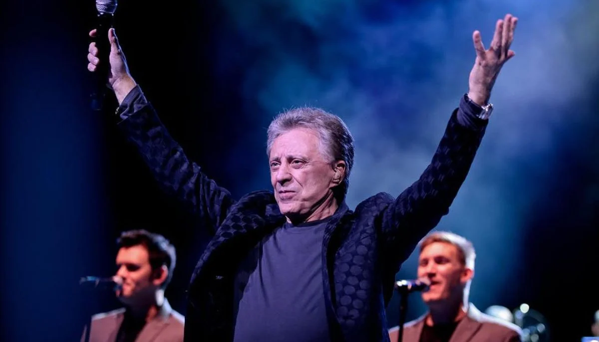 92 سالہ Frankie Valli نے صحت کی وجہ سے اپنا الوداعی ٹور (farewell tour) روک دیا