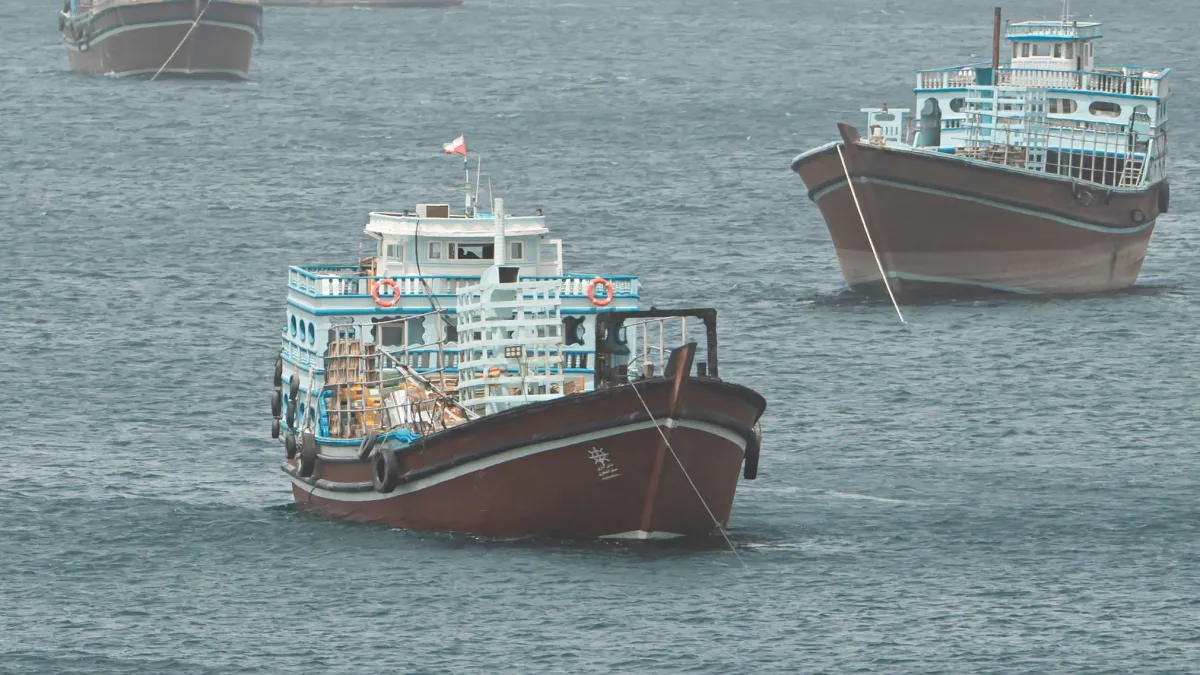 بحری مذاکرات میں تعطل کے درمیان ایران کا Strait of Hormuz پر کنٹرول کا دعویٰ