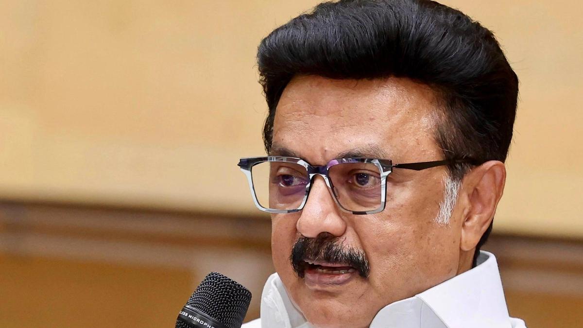 دراوڑی طاقت میں بڑی تبدیلی: اتحادیوں کے Joseph Vijay کی TVK میں شامل ہونے پر DMK برس پڑی