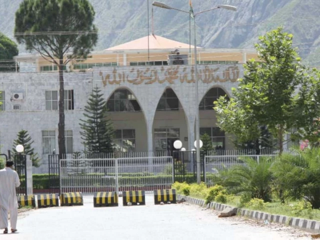 AJK: سیکیورٹی خدشات اور فوجی نگرانی کے درمیان انتخابات مراحل میں کروانے کا فیصلہ