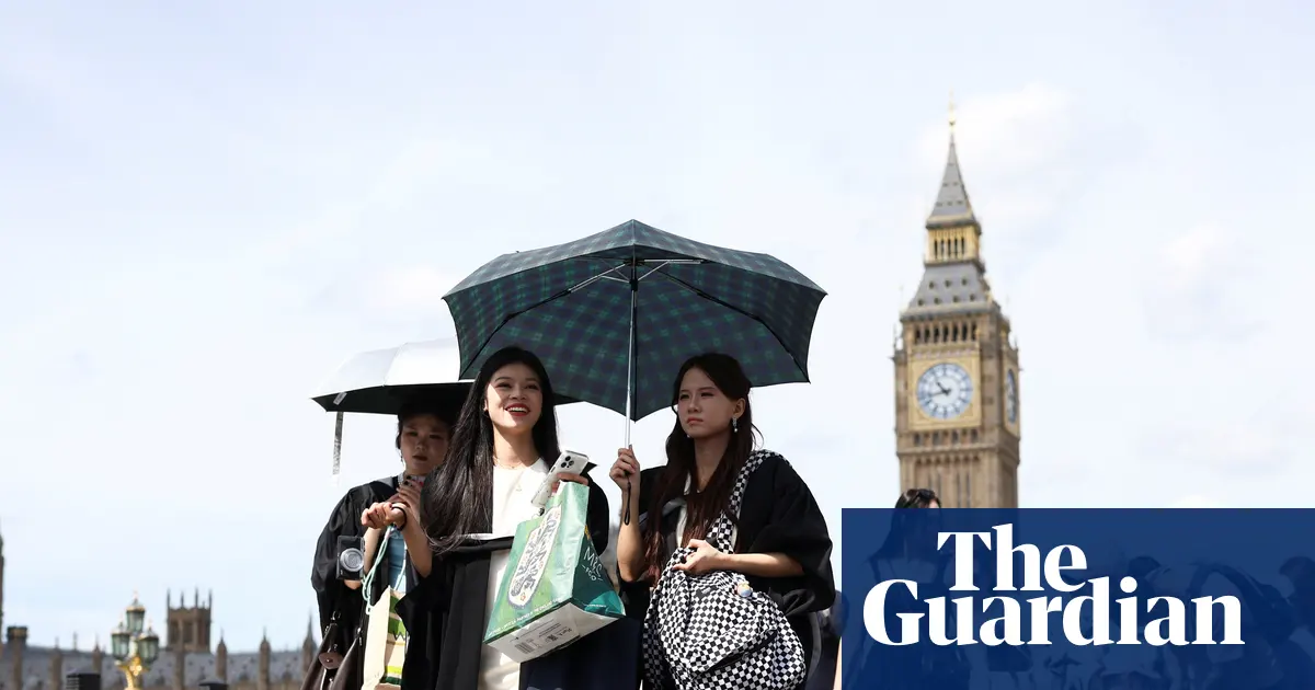 برطانیہ میں جون کی غیر معمولی 38 ڈگری سینٹی گریڈ کی ہیٹ ویو کا خطرہ، انفراسٹرکچر اور نظامِ صحت شدید دباؤ کا شکار