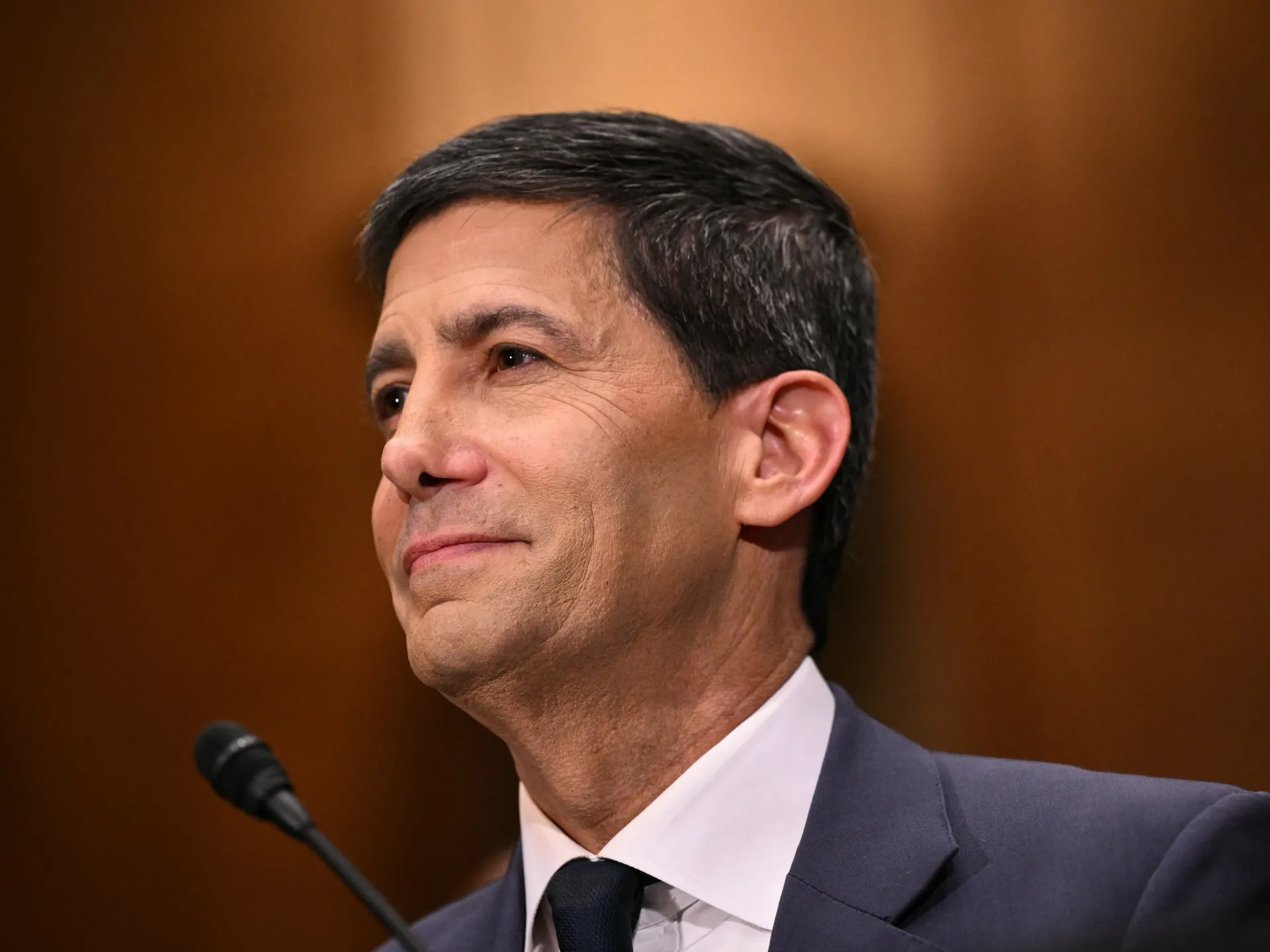 سیاسی کھینچا تانی اور مہنگائی کے بیچ Kevin Warsh نے Federal Reserve کی کمان سنبھال لی