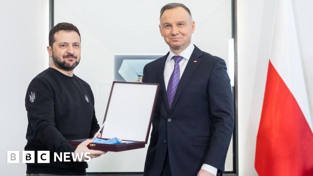 تاریخی اختلافات میں اضافہ، Poland نے Zelensky سے اپنا سب سے بڑا اعزاز واپس لے لیا