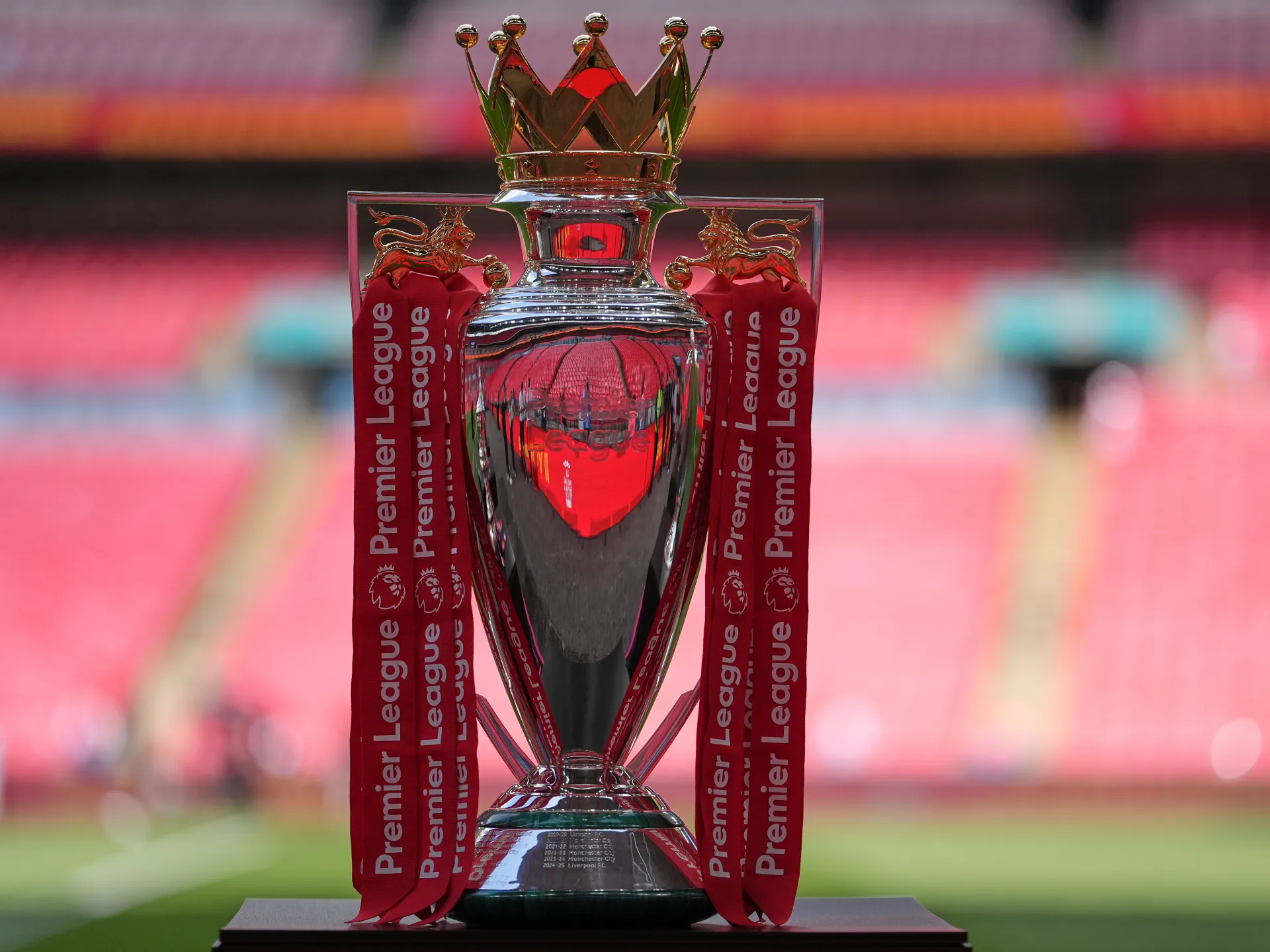 Arsenal نے دو دہائیوں کا سوکھا ختم کر دیا، Premier League کا سیزن سنسنی خیز مرحلے پر پہنچ گیا
