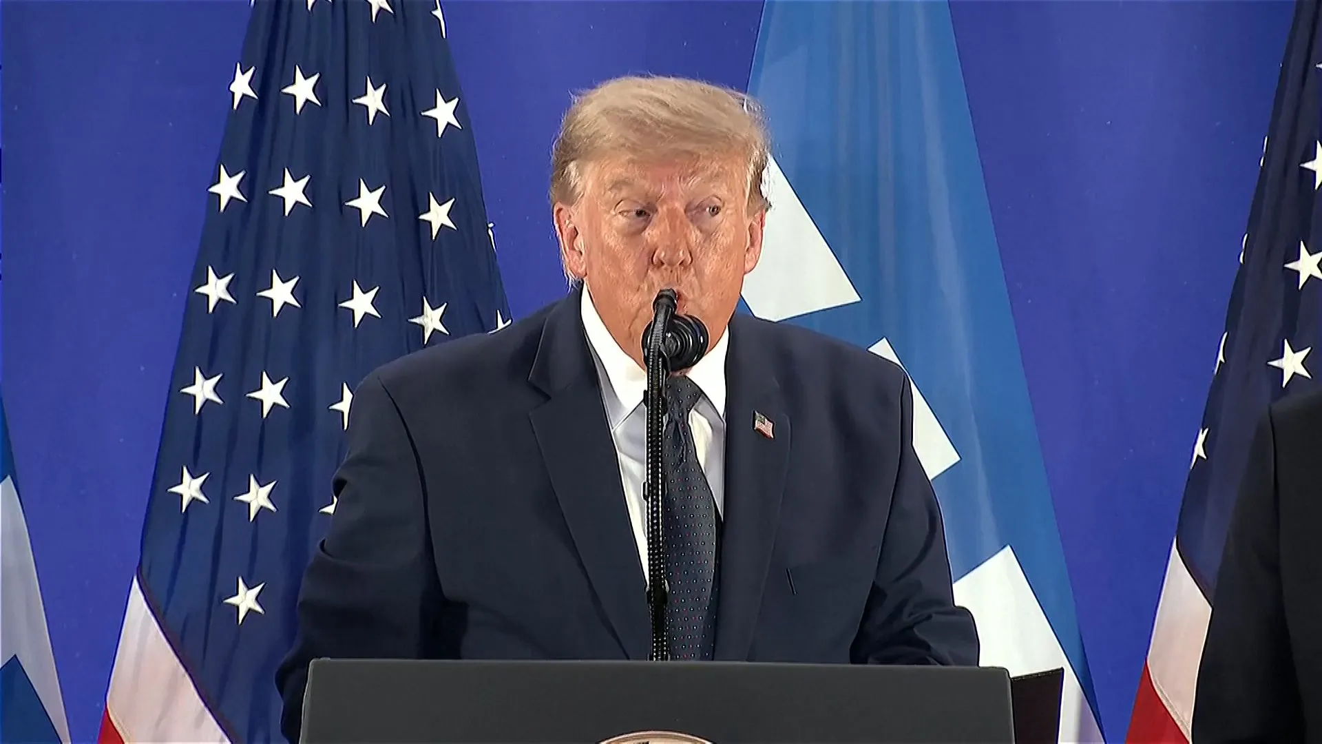 Donald Trump کی انگلینڈ کی حکمت عملی پر تنقید؛ FIFA کے معاملات میں مداخلت کا اعتراف