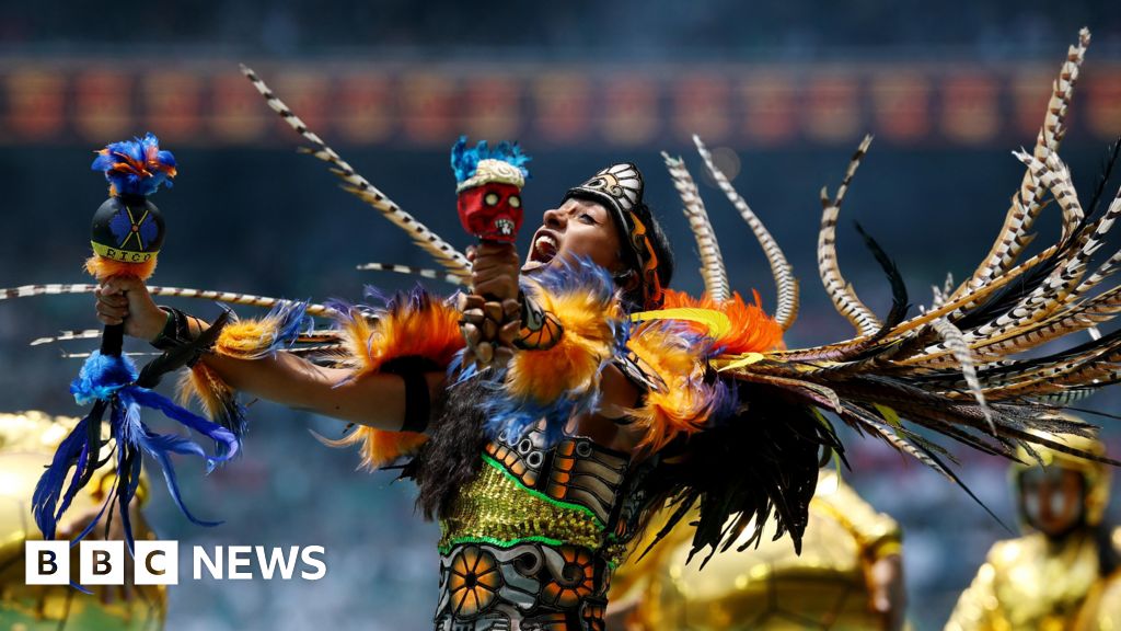 میکسیکو نے Estadio Azteca کے تاریخی میدان میں ورلڈ کپ کا فاتحانہ آغاز کر دیا