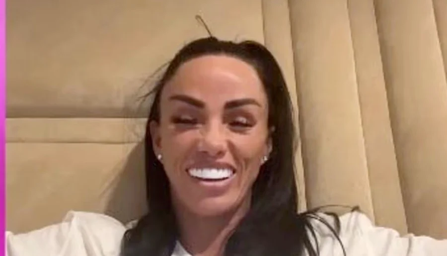 کیٹی پرائس (Katie Price) کی ہنگامی شادی پراسراریت اور الزامات کی دھند میں گم ہو گئی
