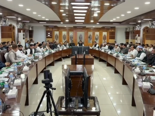 خیبر پختونخوا کا 2.12 ٹریلین روپے کا بجٹ پیش، مسلسل مالیاتی خسارے کا سامنا
