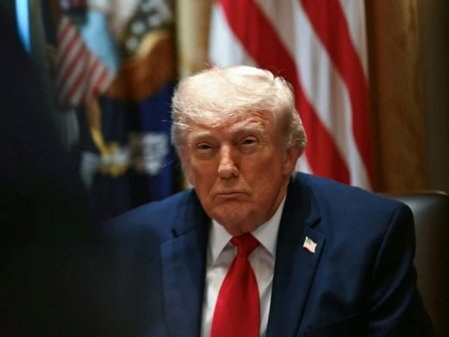 Donald Trump نے ایران جنگ بندی کے لیے شرائط مزید سخت کر دیں، ایٹمی ضمانتیں اور آبنائے ہرمز کی ناکہ بندی برقرار