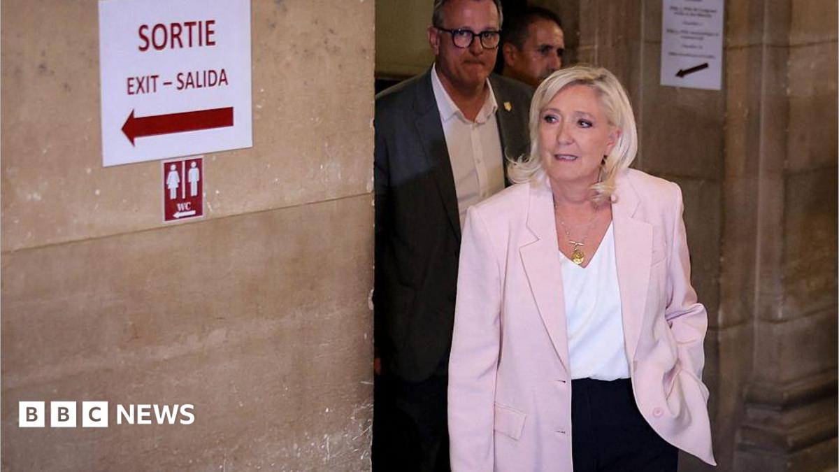 Marine Le Pen قانون کی زنجیریں توڑنے کے لیے تیار: سزا برقرار مگر صدارتی انتخابات کا راستہ صاف