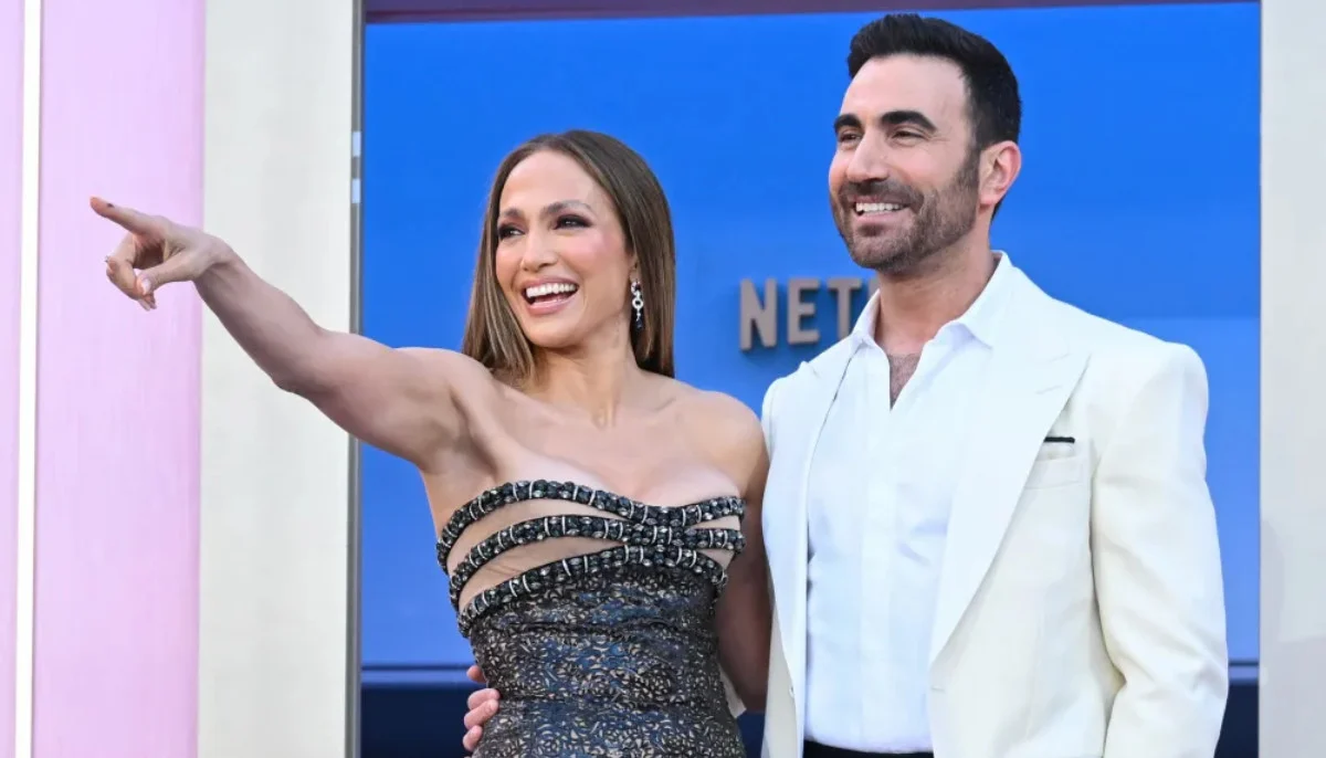 کیمرے کے پیچھے: Jennifer Lopez اور Brett Goldstein کے درمیان افواہوں کی اصل کہانی