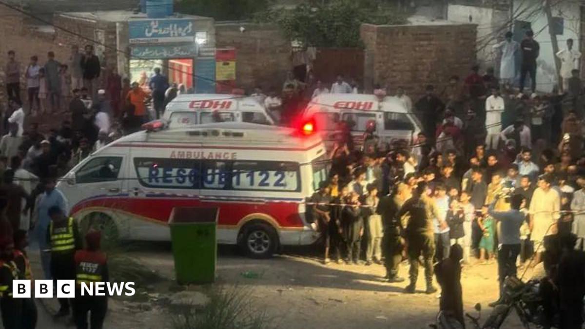 لاہور میں ٹیوشن سینٹر کی چھت گرنے کا ہولناک واقعہ، پاکستان کے انفراسٹرکچر کی بدحالی بے نقاب