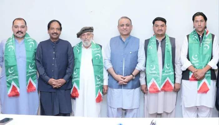 گلگت بلتستان میں طاقت کا توازن بدل گیا: عام انتخابات کے بعد IPP نے آزاد گروپ کو اپنے اندر ضم کر لیا