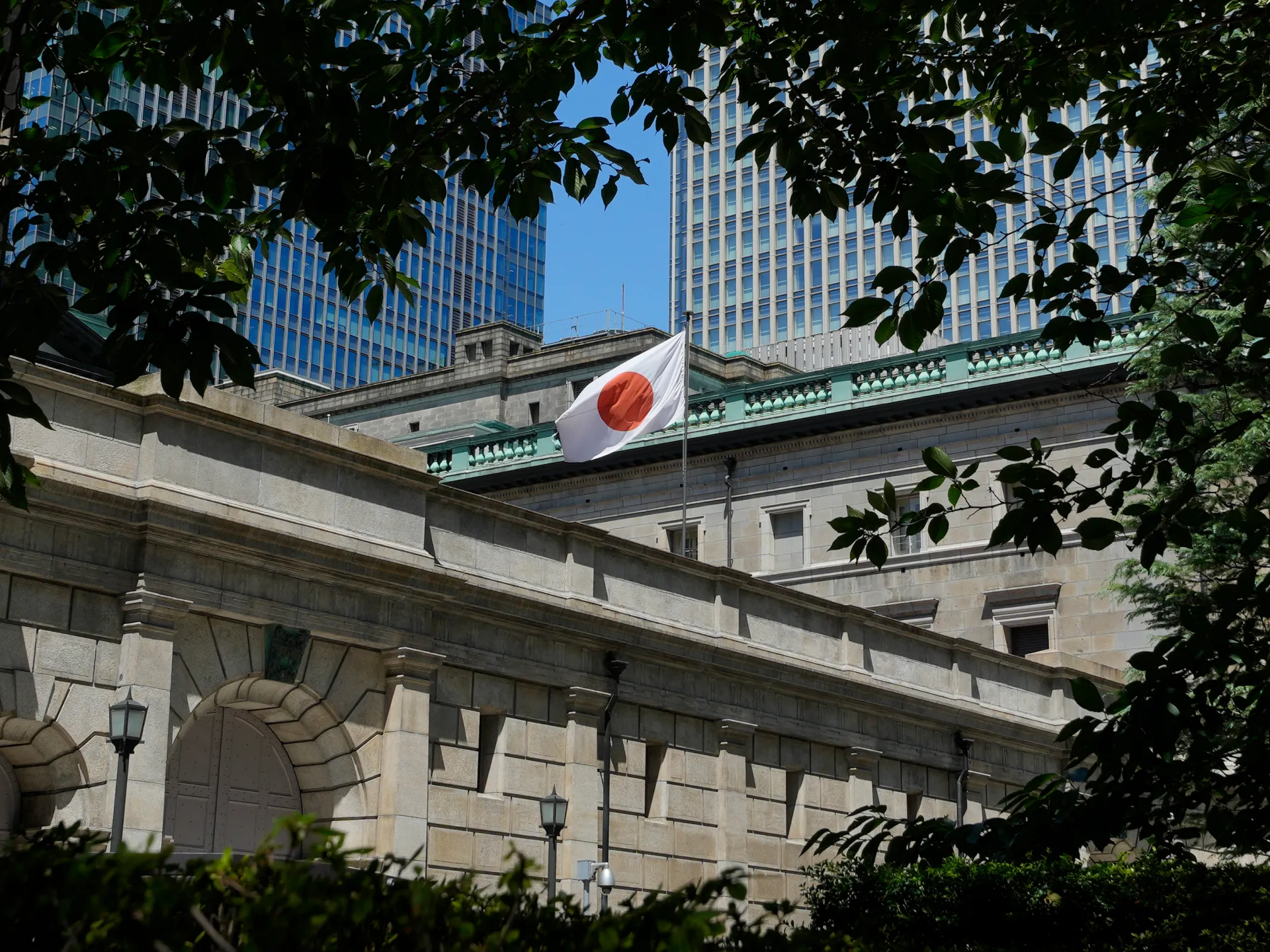 مشرق وسطیٰ کی غیر یقینی صورتحال: Japan میں سستے قرضوں کا دور ختم، شرح سود 31 سال کی بلند ترین سطح پر