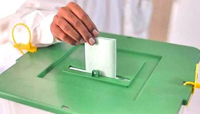 آزاد جموں و کشمیر میں تعطل: جولائی کے الیکشن کی ڈیڈ لائن پر PPP اور PML-N میں ٹھن گئی