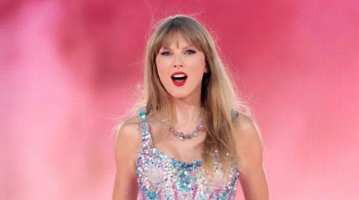 Taylor Swift ٹریوس کیلسی کے ساتھ اپنی ستاروں بھری شادی کے لیے نیویارک پہنچ گئیں