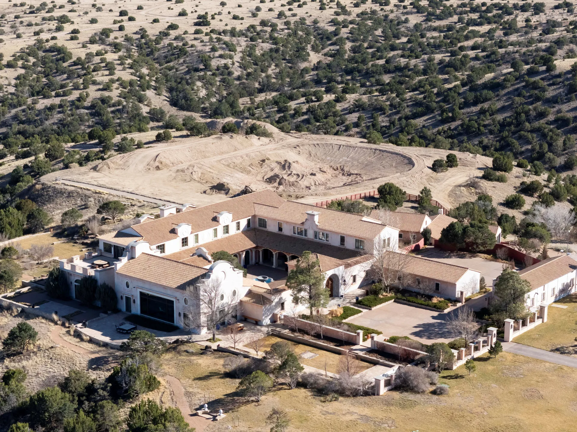 قانونی دائرہ اختیار کی جنگ: New Mexico نے امریکی وزارت انصاف پر Jeffrey Epstein تحقیقات میں رکاوٹ ڈالنے کا الزام لگا دیا