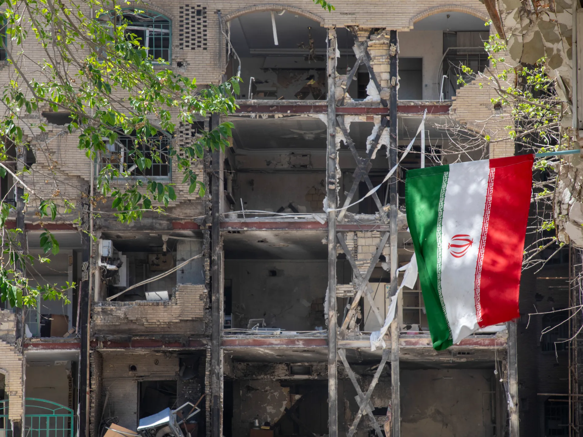 امریکہ اور ایران کے درمیان جنگ بندی خطرے میں، خلیج میں جھڑپیں عالمی توانائی کی حفاظت کے لیے خطرہ
