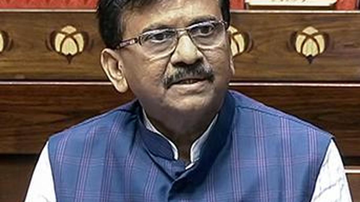 مون سون سیشن سے پہلے ہارس ٹریڈنگ کے الزامات، مہاراشٹر کا سیاسی بحران مزید سنگین ہو گیا
